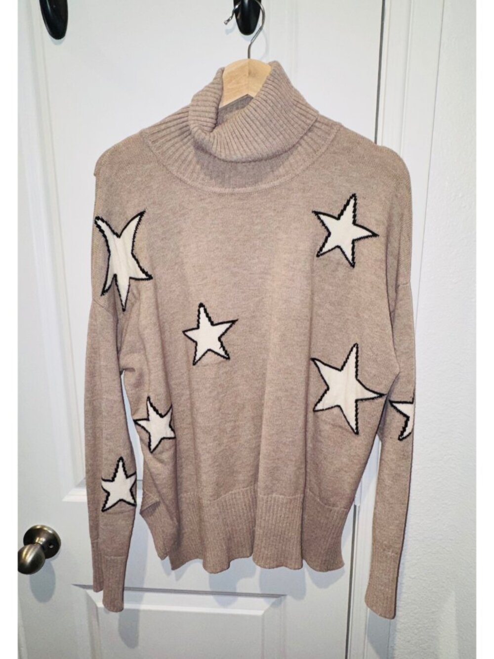 Sweet Romeo Tan Star Print Turtleneck Sweater Size XL